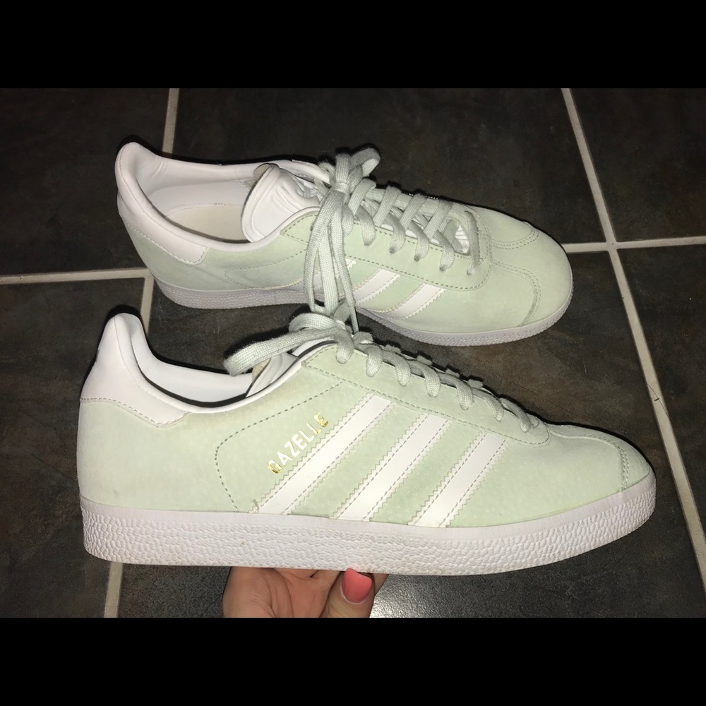 MINT GREEN ADIDAS ORIGINALS GAZELLE - SIZE 7
